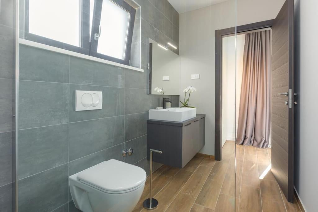 Marcante - Designer, Romantic Pool View Suite Porec Exterior photo